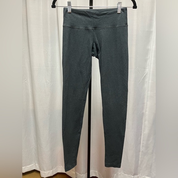 Lululemon Wunder Under Pant in grey | size 4 - Picture 1 of 8